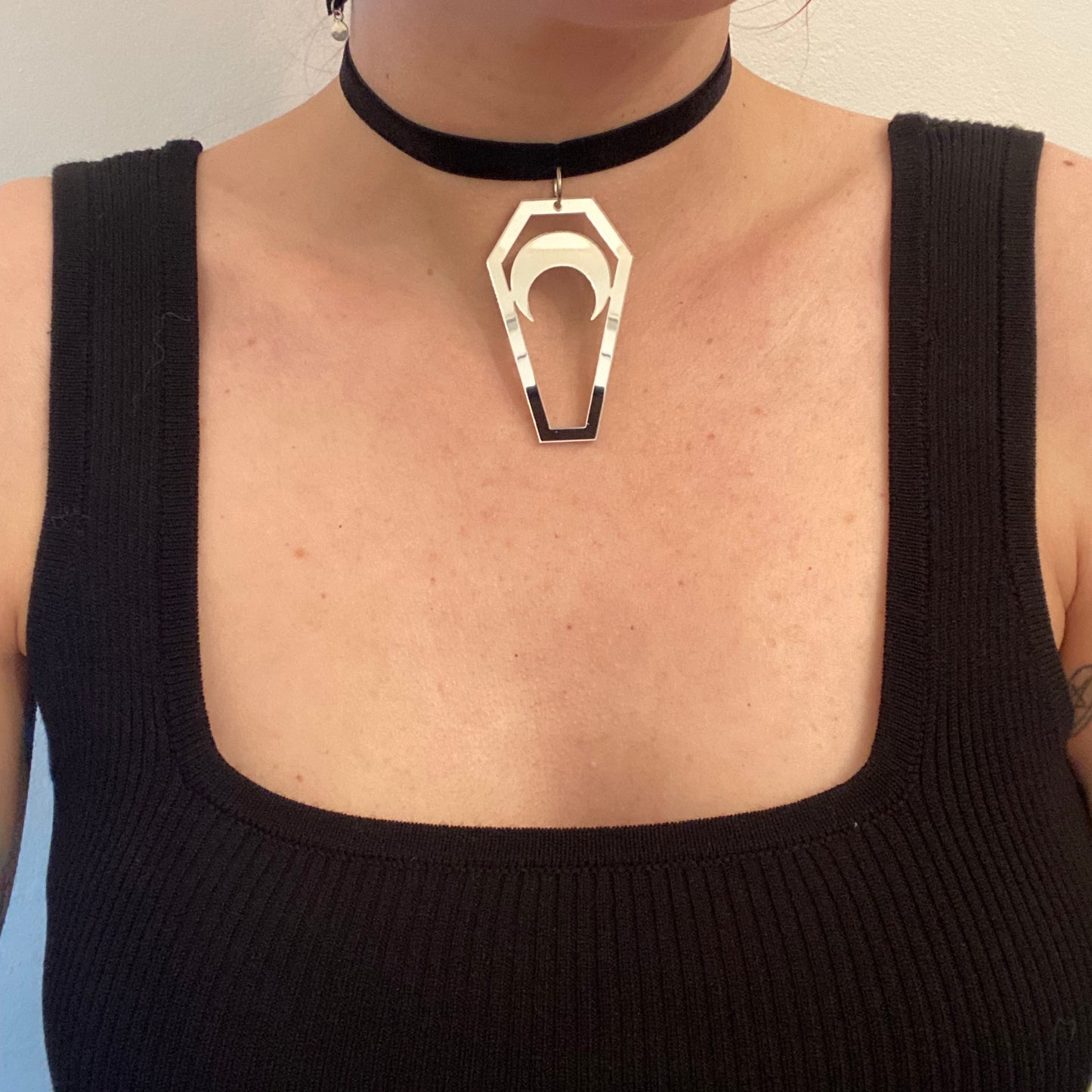 REFLECTING MOON necklace