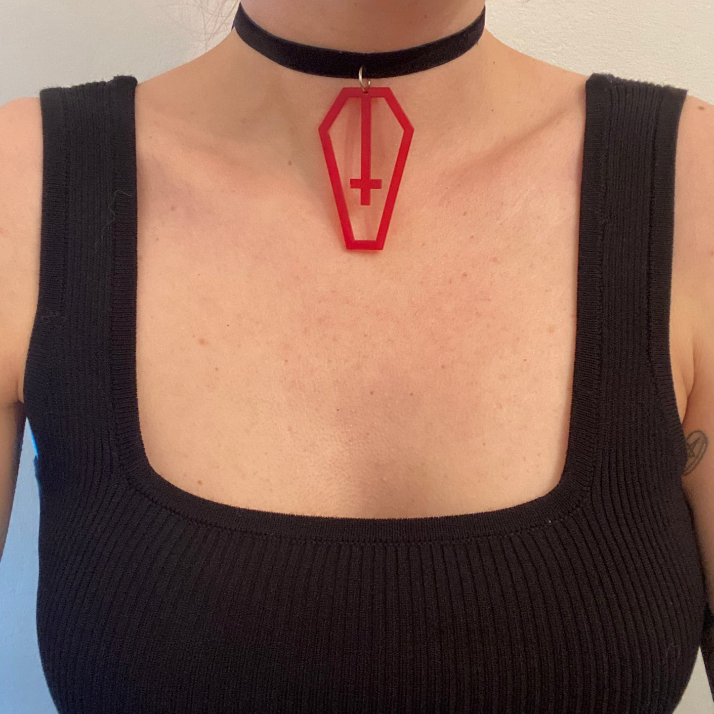 BLOOD SIX FEET UNDER necklace