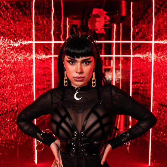 LOVE HURTS -metal/blue-